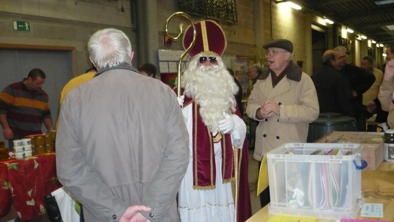 Jean avec Saint Nicolas devant notre stand